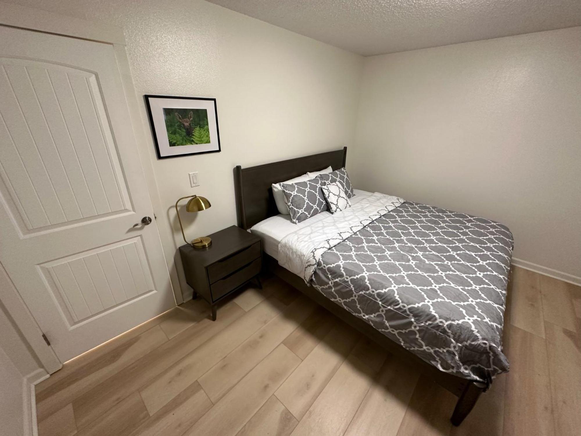 Stay Anchorage! Furnished Two Bedroom Apartments With High Speed Wifi Room photo